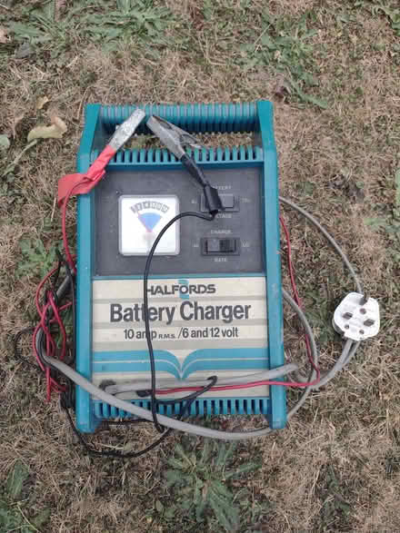 Photo of free Halfords Battery Charger (Hatfield AL10) #1