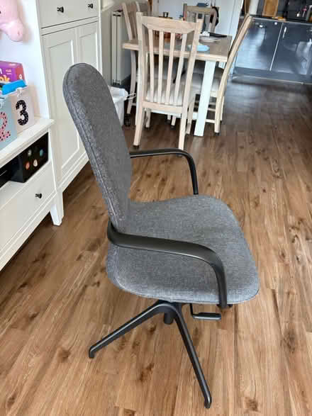 Photo of free Used - chair (SE18) #1