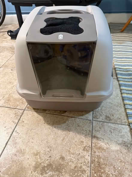 Photo of free XL Litter Box for cats (11218 Windsor Terr / Kensingto) #1