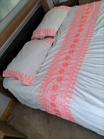 Photo of free Super Kingsize duvet set (Belfast BT11) #1