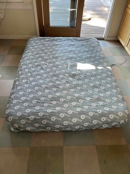 Photo of free Air Mattress with Electric Pump (Oakland) #2