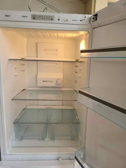 Photo of free Fridge freezer - Bosch (Wandsworth Common) #3