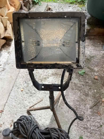 Photo of free Workman’s lamp (Gladestry HR5) #2
