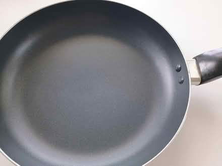 Photo of free Non-stick frying pan and sieve (BH1) #2