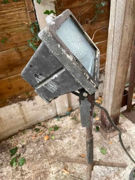 Photo of free Workman’s lamp (Gladestry HR5) #3