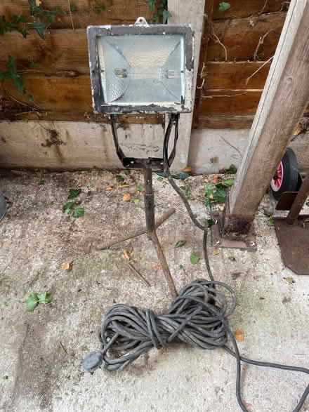 Photo of free Workman’s lamp (Gladestry HR5) #1