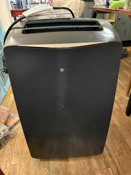 Photo of free Free standing AC (Hamilton Heights) #4