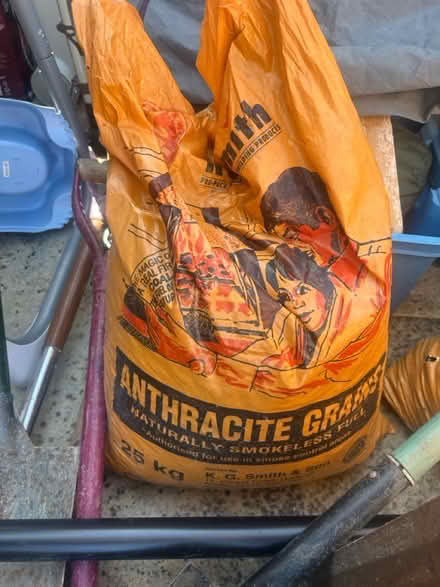 Photo of free Anthracite Grains (coal) (Caterham CR3) #3