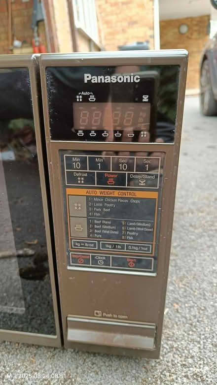 Photo of free Vintage Panasonic Microwave 600W (Tilehurst, Reading RG31) #2