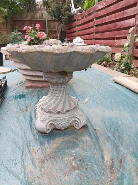 Photo of free Bird bath (Cranford TW5) #1