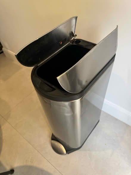 Photo of free Rubbish Bin (Near South Harrow station HA2) #3