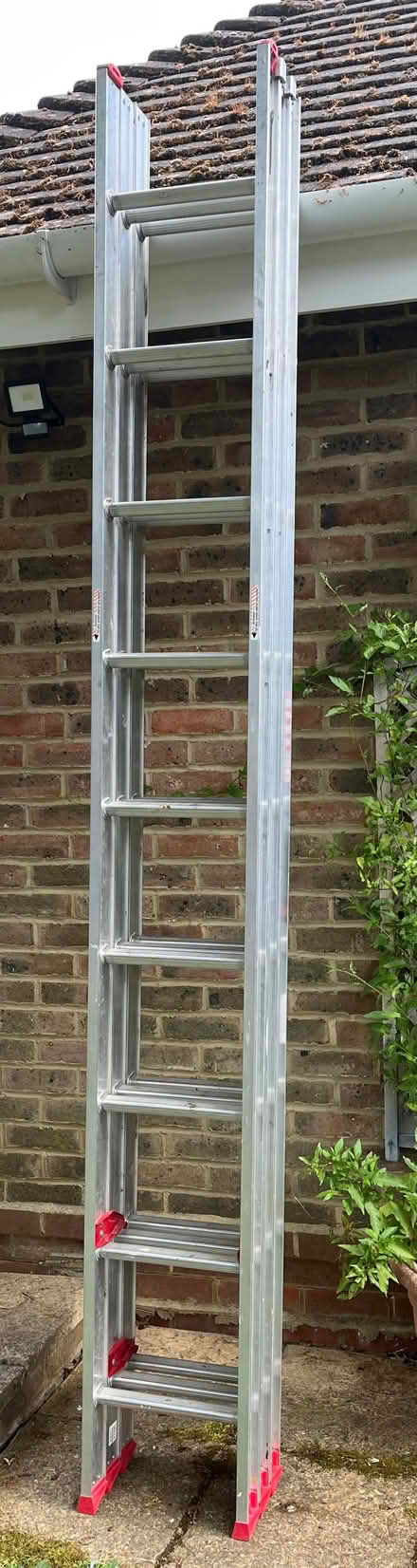 Photo of free Extension ladder. 9 rung, 3 section (Heath End RG26) #3