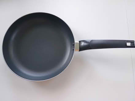 Photo of free Non-stick frying pan and sieve (BH1) #1