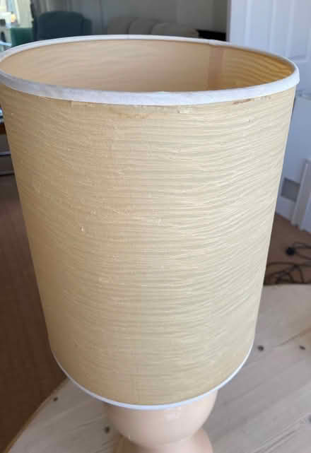 Photo of free Large table lamp (Sandrerstead.) #2