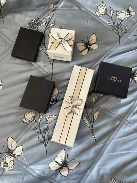 Photo of free Empty jewelry boxes (by arundel mills) #1