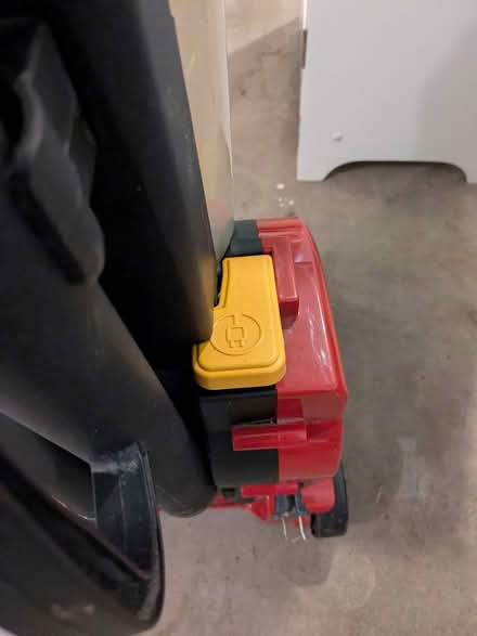 Photo of free Hoover Vacuum Cleaner (Broadview) #3