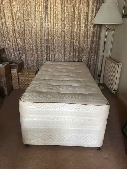 Photo of free Single divan bed, collect Kemsing (Kemsing TN15) #1