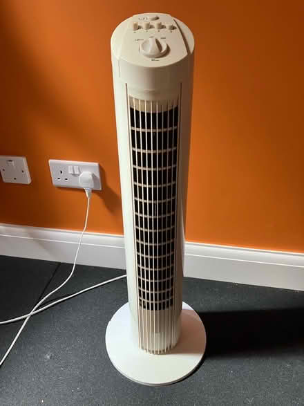 Photo of free Electric tower fan (North Hinksey OX2) #1