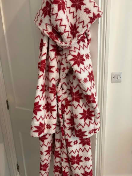 Photo of free Fleece dressing gown size medium (Surbiton KT6) #1