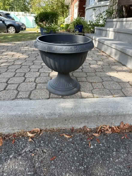 Photo of free Plastic Plant Pot (Woodpark) #1