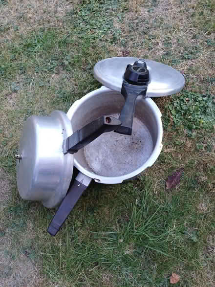 Photo of free Prestige pressure cooker (Morley DE21) #2