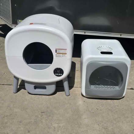 Photo of free Litter boxes thoroughly cleaned out (11S583 Whittington) #1