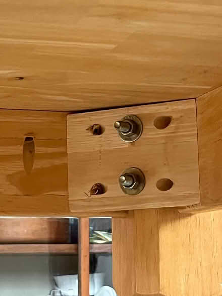 Photo of free Well built sturdy dining room table (Pt Richmond) #3
