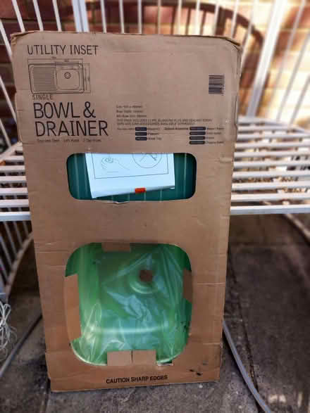 Photo of free Kitchen sink and drainer (Woodley RG5) #3