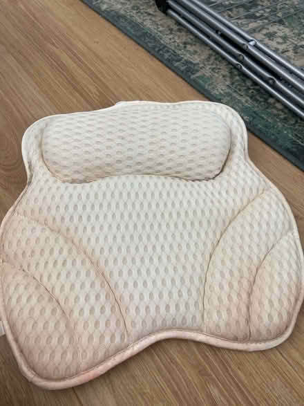 Photo of free Bath pillow (North shields NE30) #1