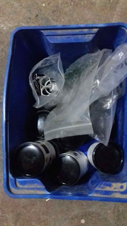 Photo of free assorted cable and pipe clips (Quinton B32) #2