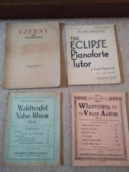 Photo of free Very old music piano books (Orwell SG8) #1