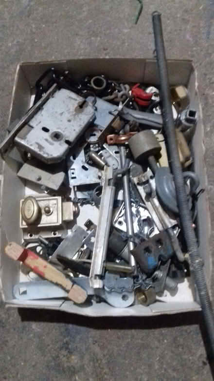 Photo of free locks, door and gate bolts (Quinton B32) #1