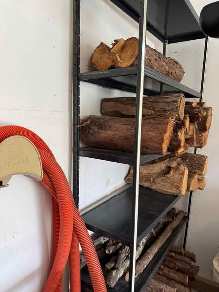 Photo of free Shelves (Orléans) #3