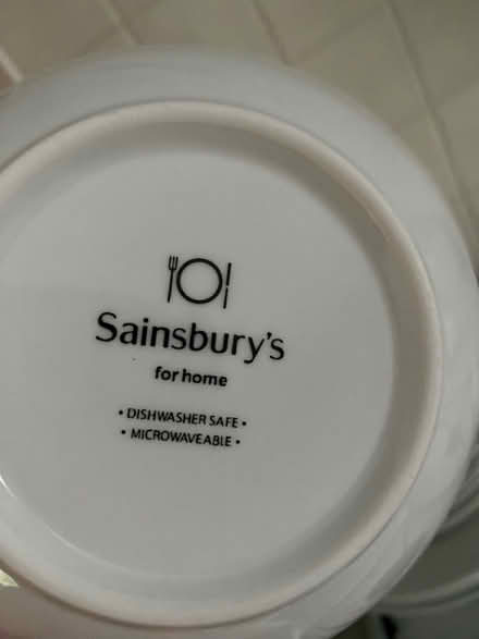 Photo of free 16 piece Sainsbury's dinner set (B77) #2