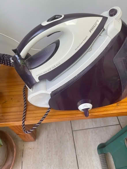 Photo of free Steam generator iron (Cheadle SK8) #3
