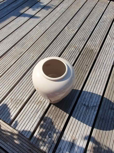 Photo of free Vase (Stewkley) #2