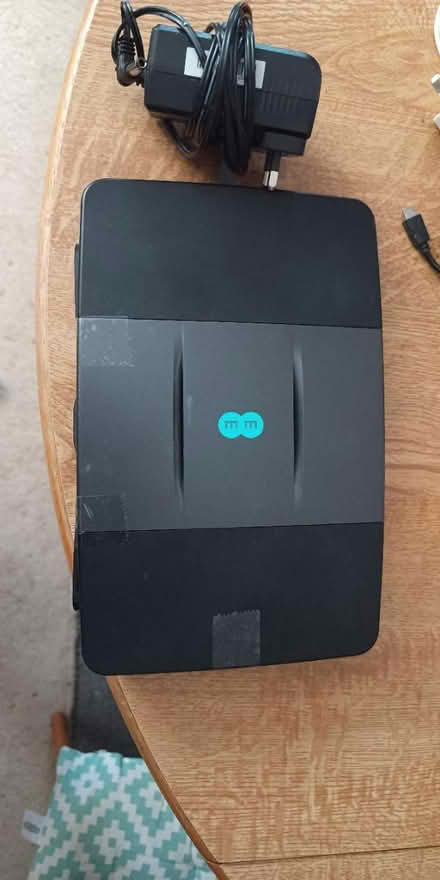 Photo of free EE home router (Maidenbower, Crawley RH10) #1