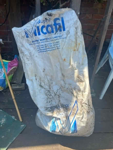 Photo of free micafil vermiculite 4 pizza oven (Hove BN3) #1