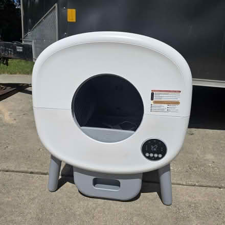 Photo of free Litter boxes thoroughly cleaned out (11S583 Whittington) #2