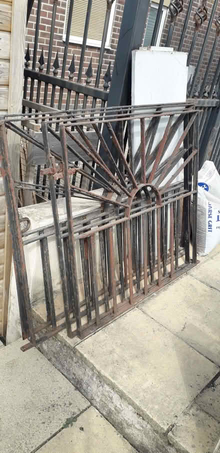 Photo of free garden gates (Leeds LS13) #1