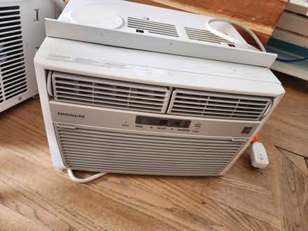 Photo of free Window air conditioner (Maple Leaf / Northgate) #1