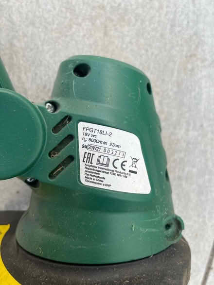 Photo of free Bq battery strimmer (CF14, Whitchurch) #4