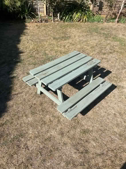 Photo of free Small picnic bench (Deddington OX15) #1