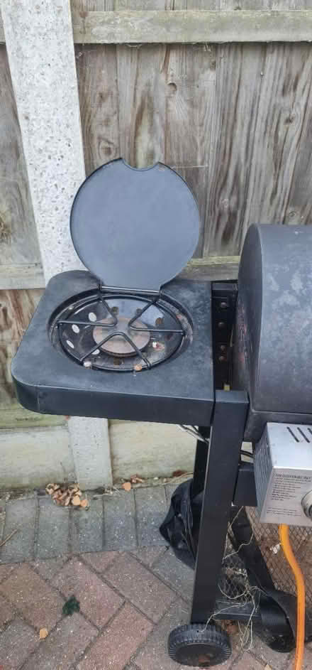 Photo of free Dual fuel BBQ (Chelmsford CM1) #3