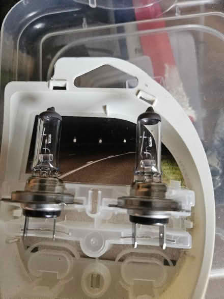 Photo of free h7 car headlight bulbs (Romiley SK6) #1