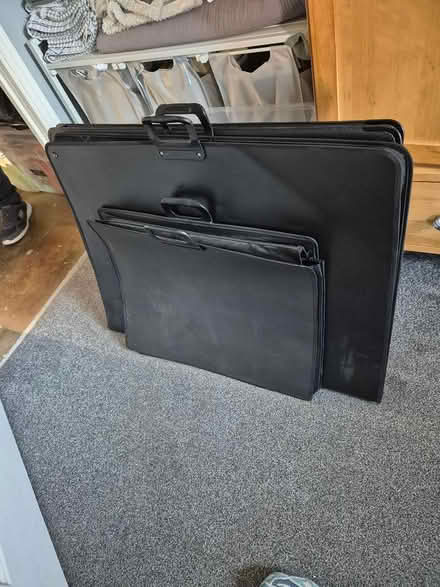 Photo of free 2 Art folder (Rm3 0gd) #1