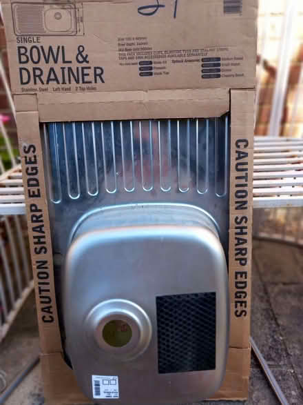 Photo of free Kitchen sink and drainer (Woodley RG5) #1