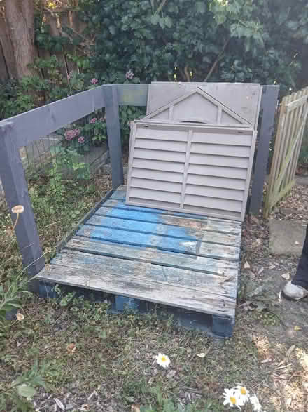 Photo of free Dog kennel (New York NE29) #3