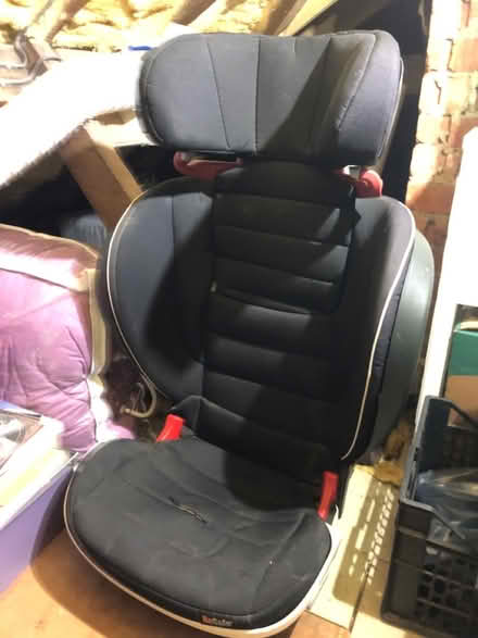 Photo of free Child car seat up to 150cm tall (SL6 Furze Platt) #1