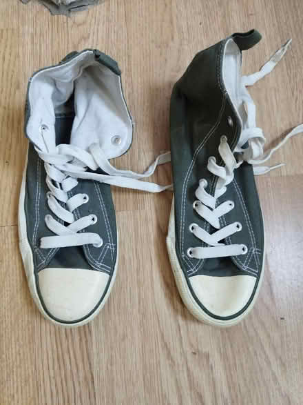 Photo of free Converse Style Trainers Size 7 EU 40 (Charlton SE7) #1